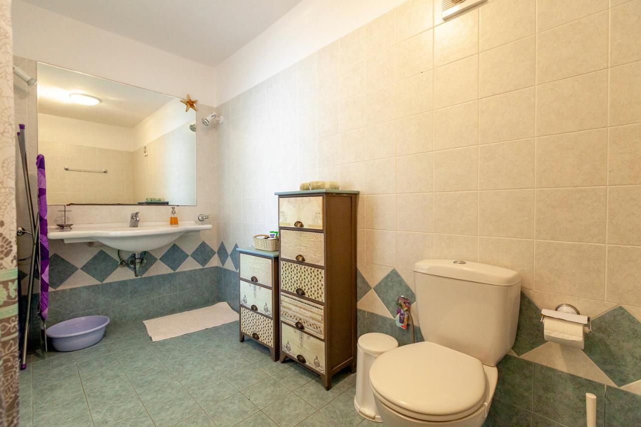 Emily'S Suites Adamantas  Luaran gambar