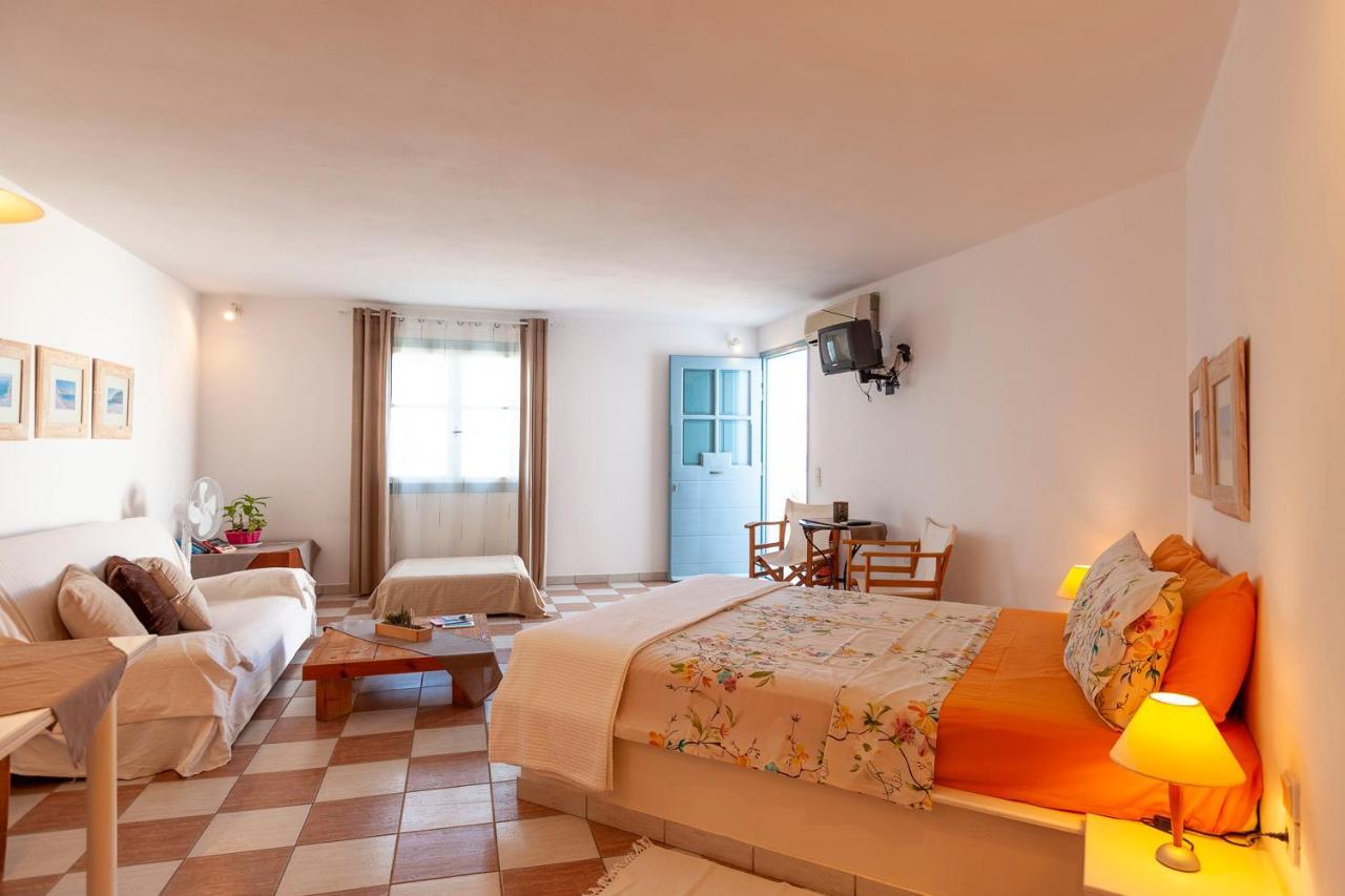 Emily'S Suites Adamantas  Luaran gambar