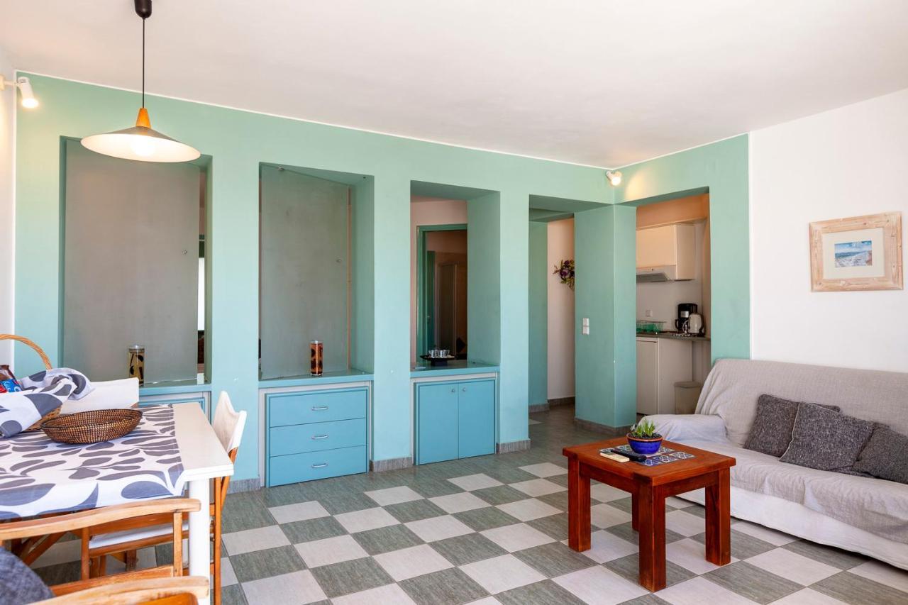 Emily'S Suites Adamantas  Luaran gambar