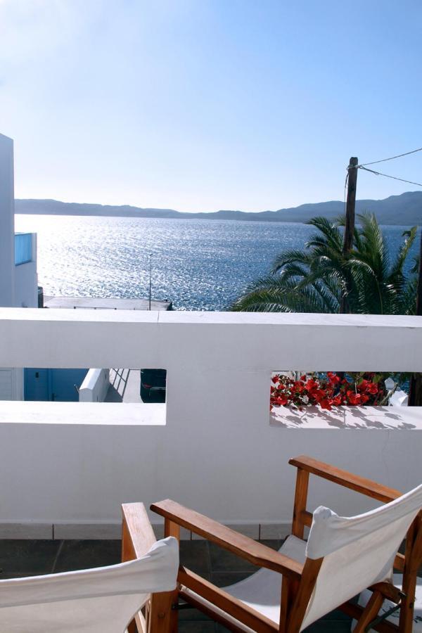 Emily'S Suites Adamantas  Luaran gambar