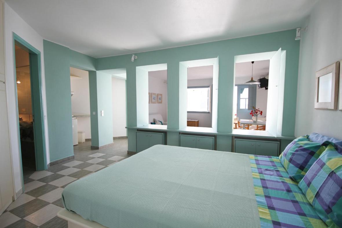 Emily'S Suites Adamantas  Luaran gambar