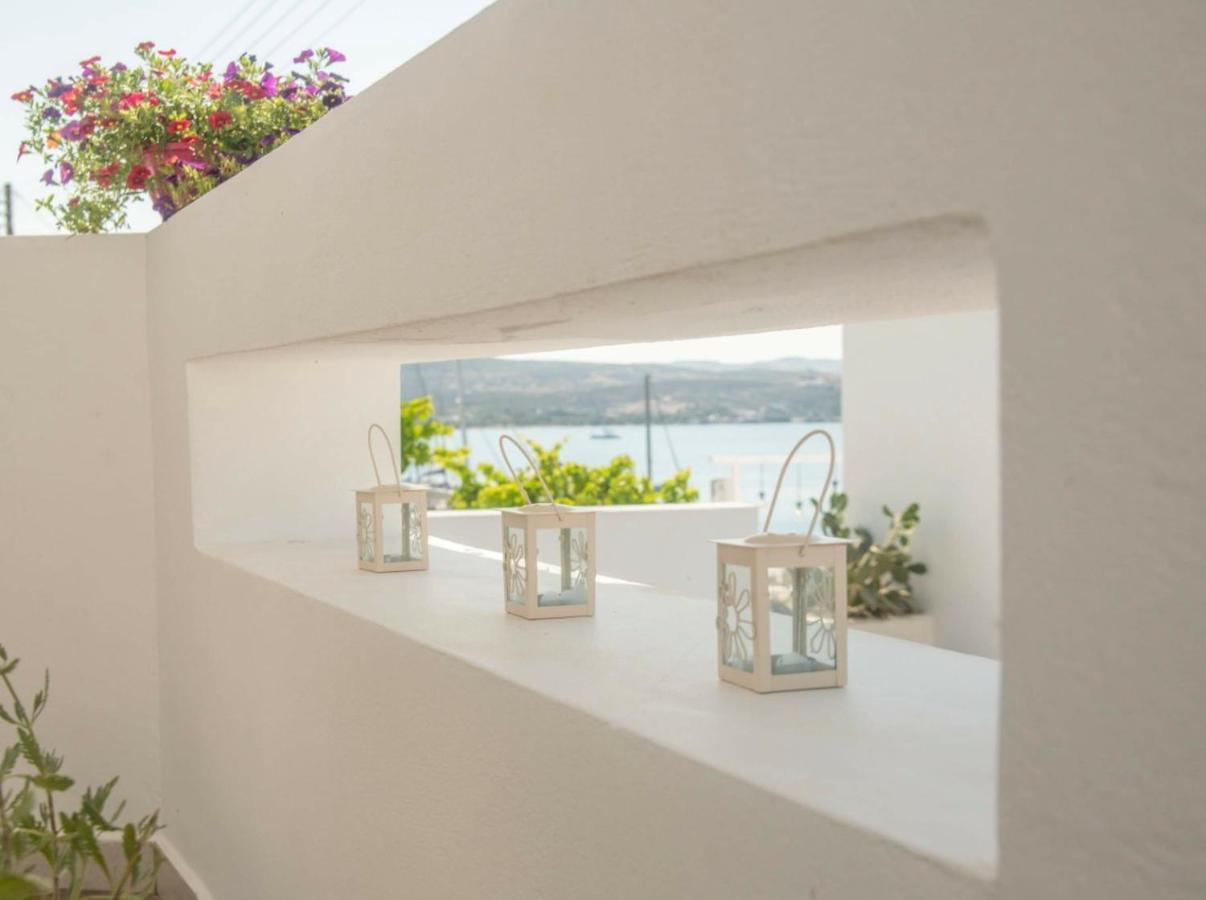 Emily'S Suites Adamantas  Luaran gambar
