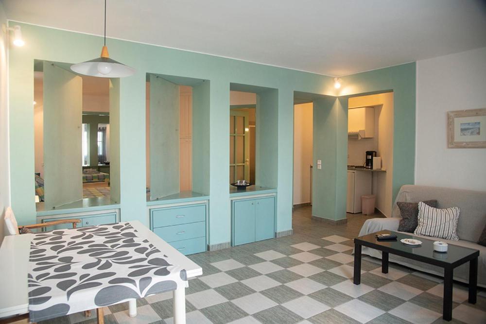 Emily'S Suites Adamantas  Luaran gambar