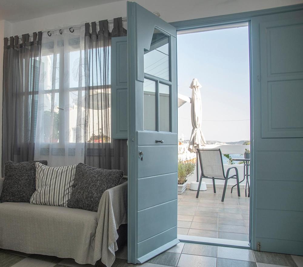 Emily'S Suites Adamantas  Luaran gambar